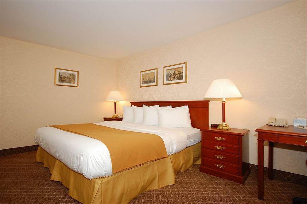 Days Inn By Wyndham Woodbury Long Island Zimmer foto